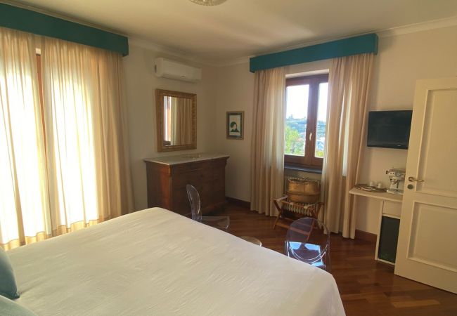 Alquiler por habitaciones en Sant´Agata sui Due Golfi - Resort Ravenna- Suite Regina