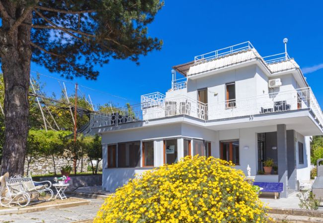 Villa à Sorrento - Estate4home - Villa Louise Villa à Sorrento - Estate4home - Villa Louise