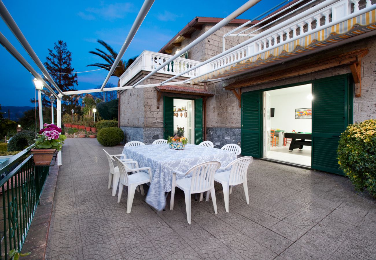 Villa a Sorrento - Villa Luisa  Jacuzzi and Pool