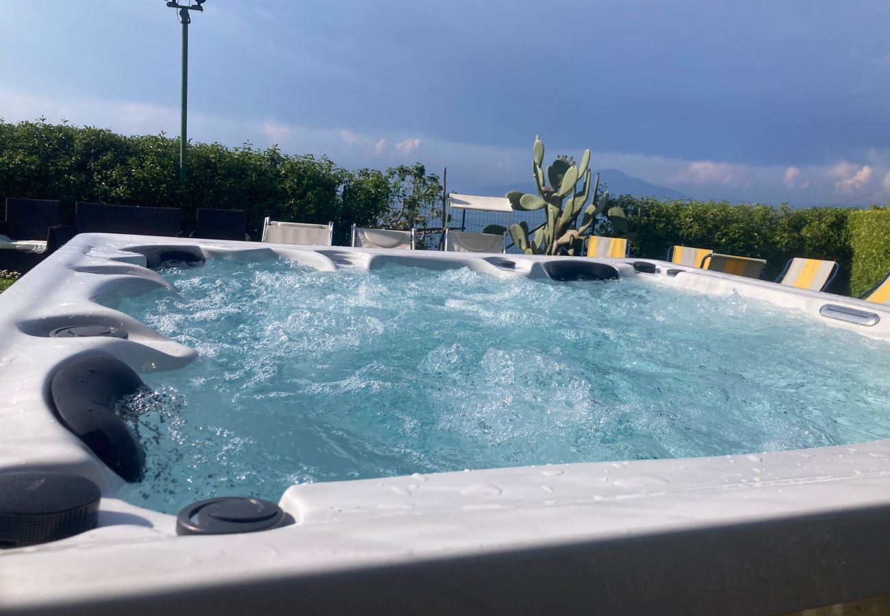 Villa a Sorrento - Villa Luisa  Jacuzzi and Pool