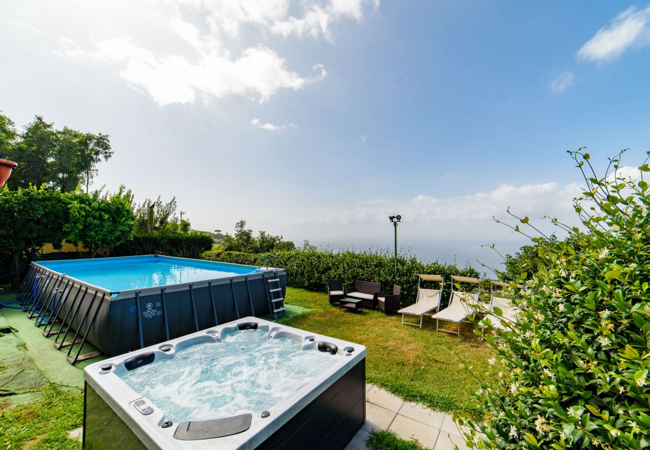 Villa a Sorrento - Villa Luisa  Jacuzzi and Pool