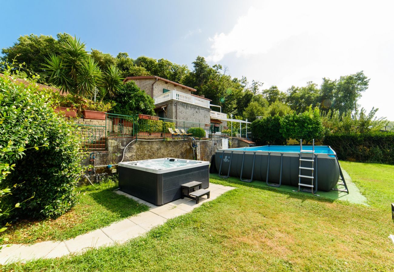 Villa a Sorrento - Villa Luisa  Jacuzzi and Pool