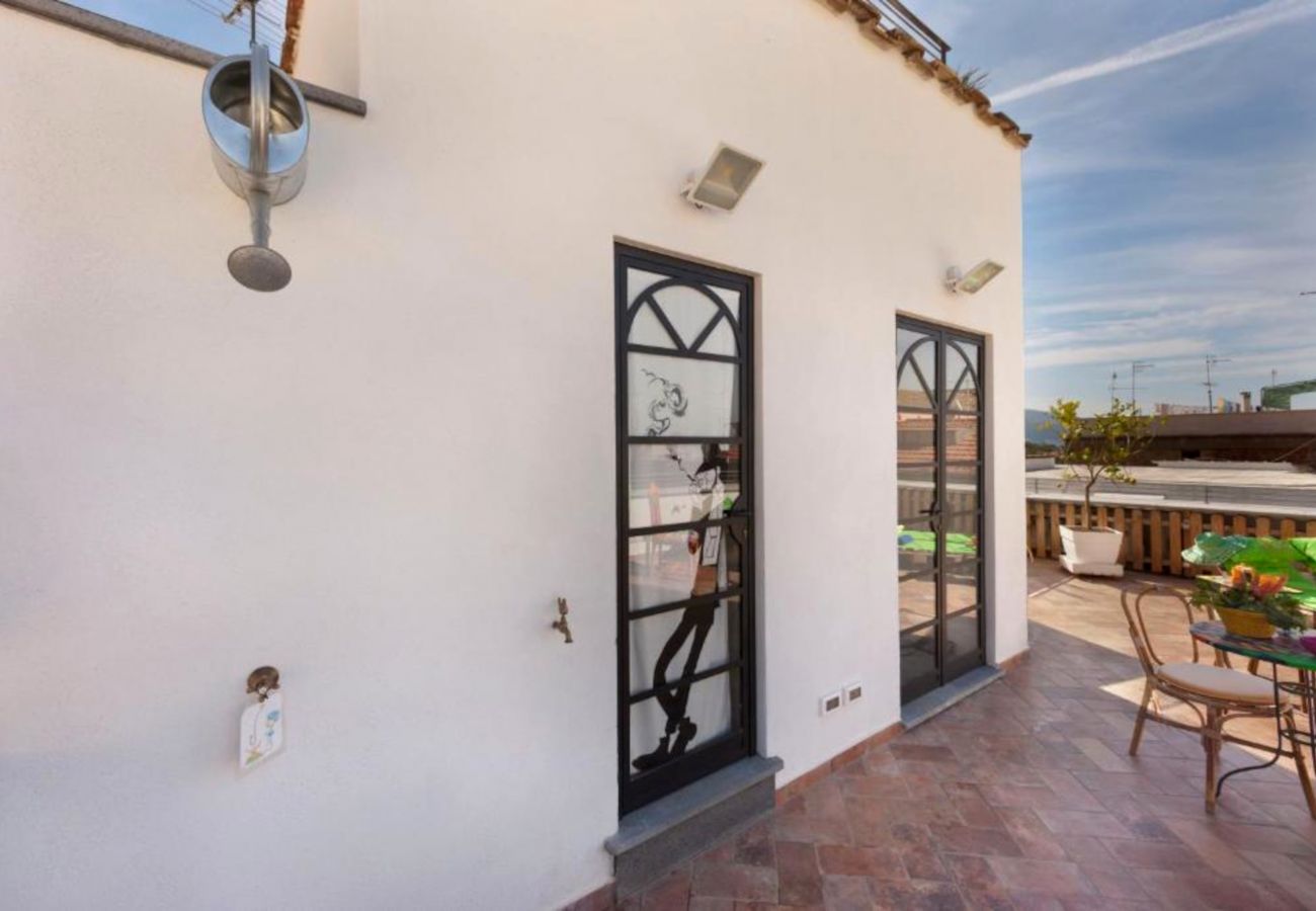 Appartamento a Meta - Estate4home - Karme House