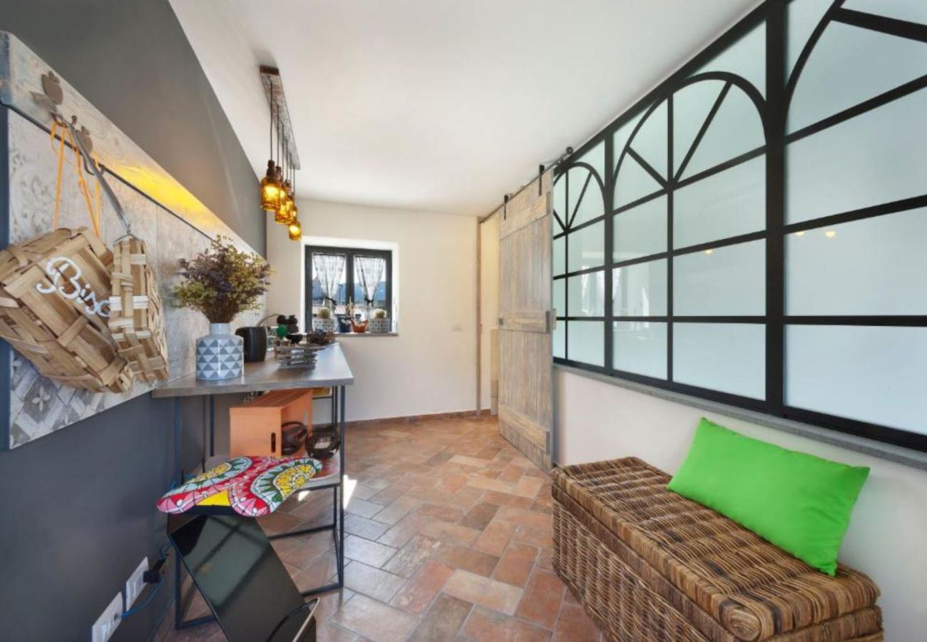 Appartamento a Meta - Estate4home - Karme House