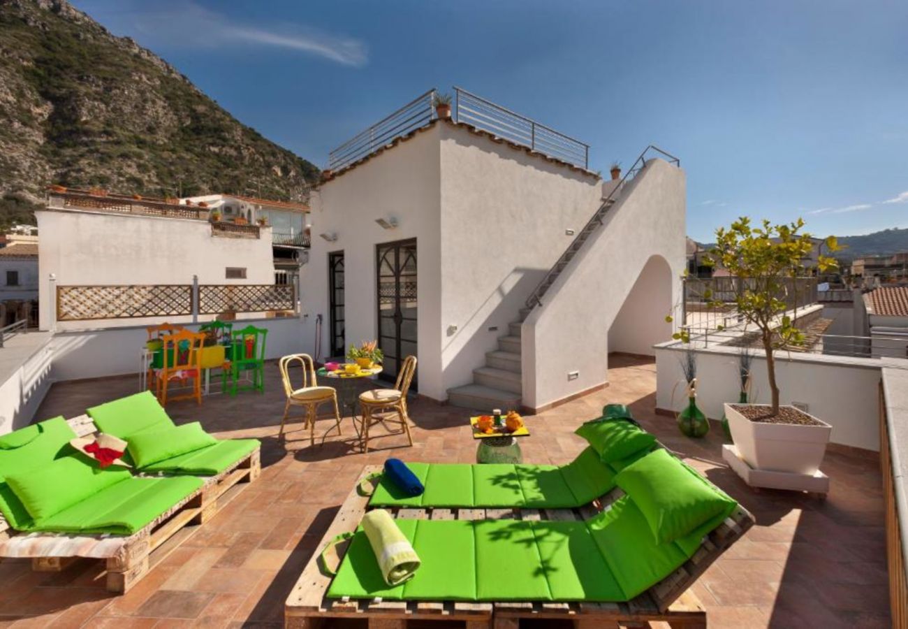 Appartamento a Meta - Estate4home - Karme House