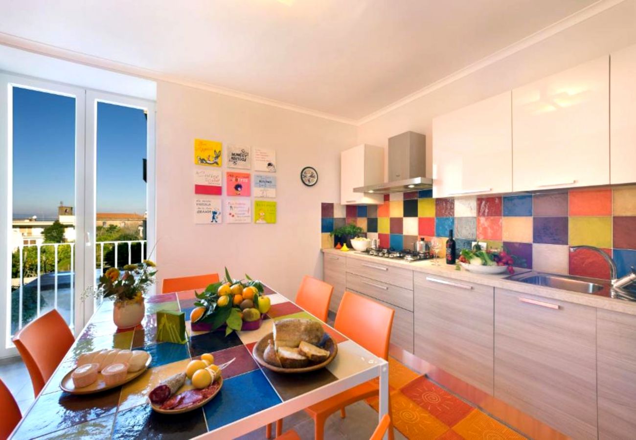 Appartamento a Meta - Estate4home - Karme House