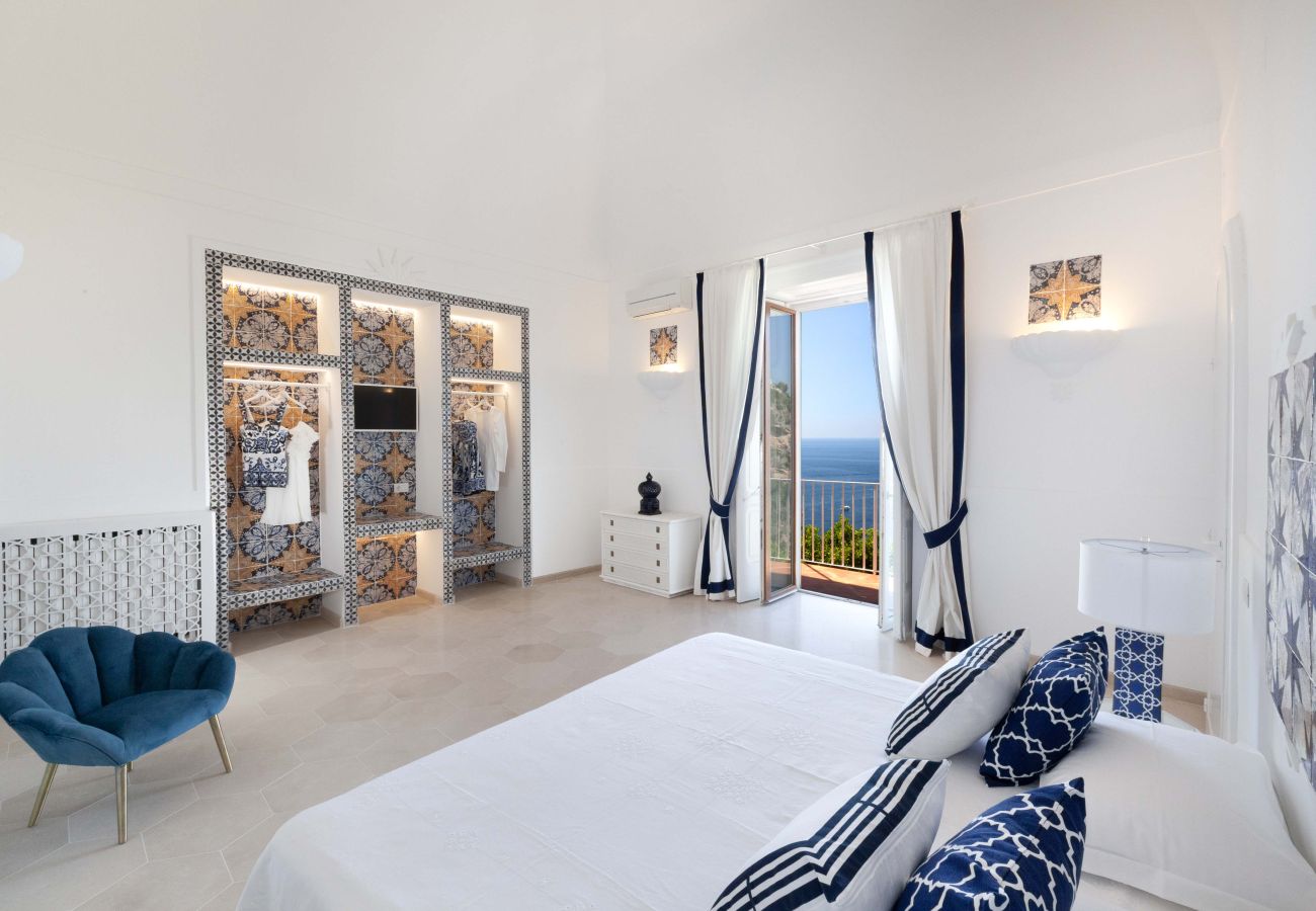 Villa a Positano - Estate4home - Regina Dar