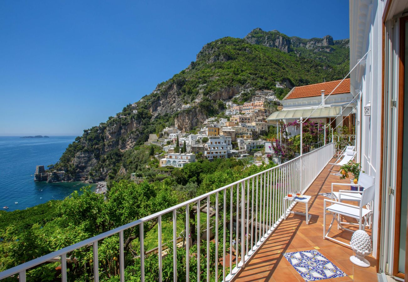 Villa a Positano - Estate4home - Regina Dar