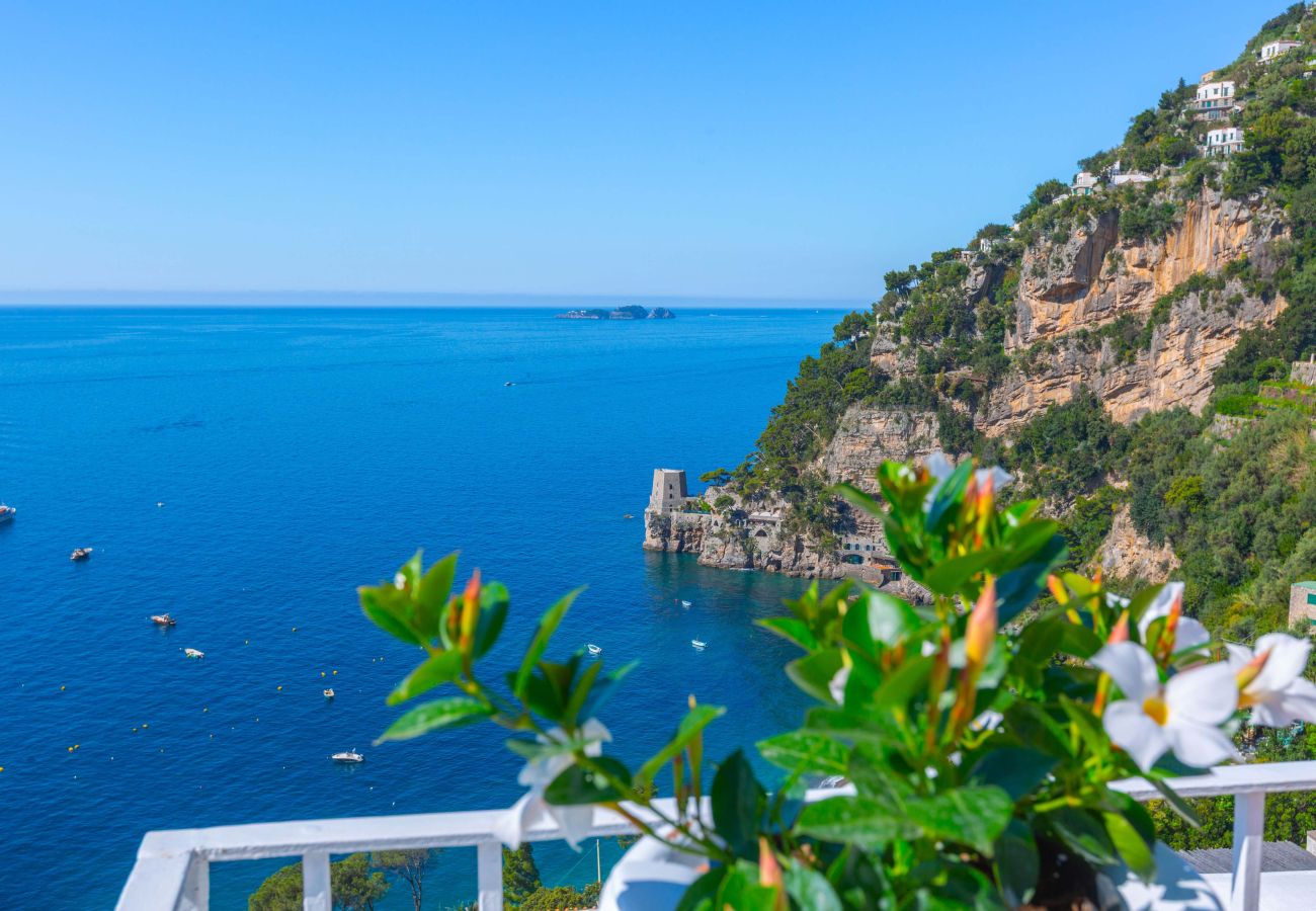 Villa a Positano - Estate4home - Regina Dar