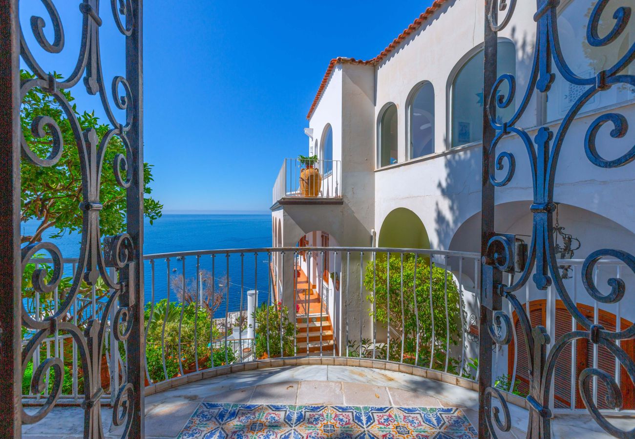 Villa a Positano - Estate4home - Regina Dar