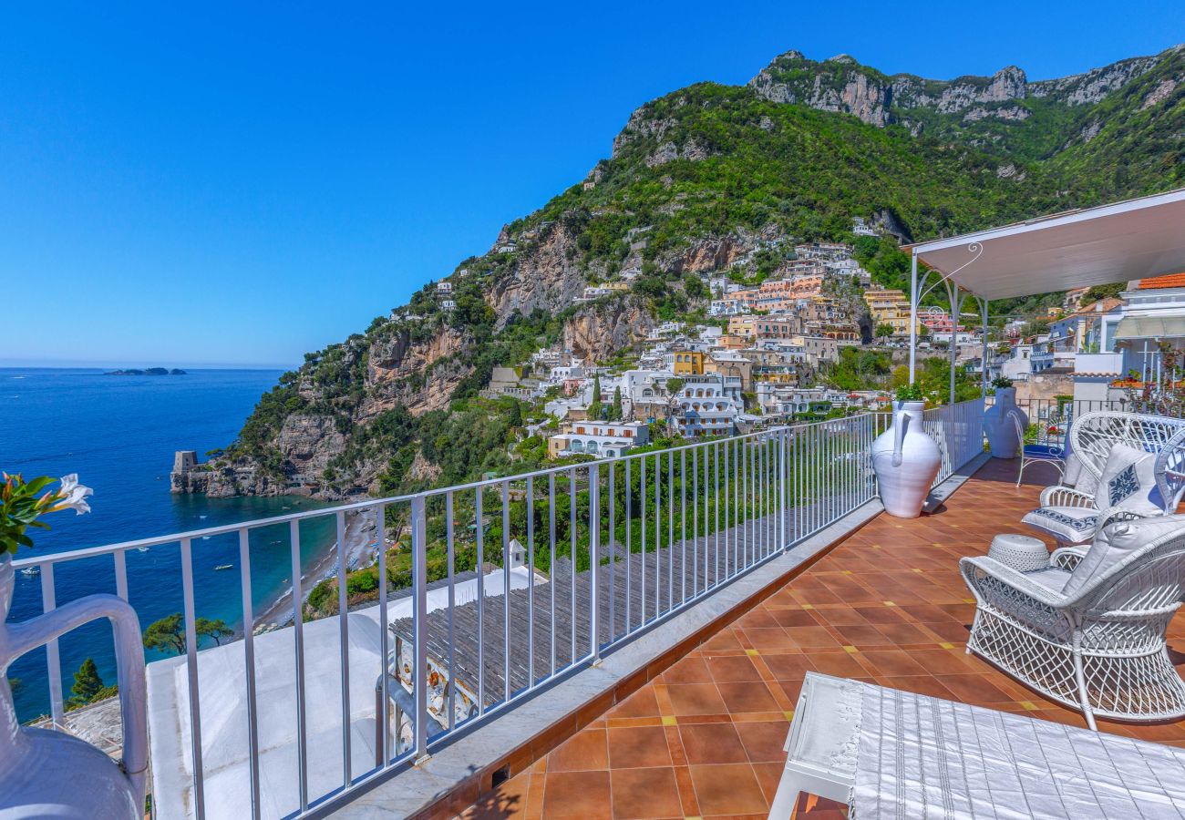 Villa a Positano - Estate4home - Regina Dar