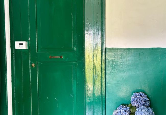 Affitto per camere a Meta - Meta CC Palace: Donna Rita Affitto per camere a Meta - Meta CC Palace: Donna Rita