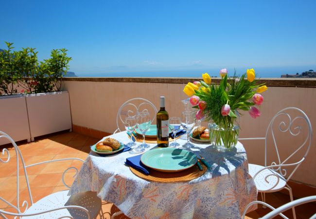 Affitto per camere a Scala - De Pando - San Pietro Affitto per camere a Scala - De Pando - San Pietro