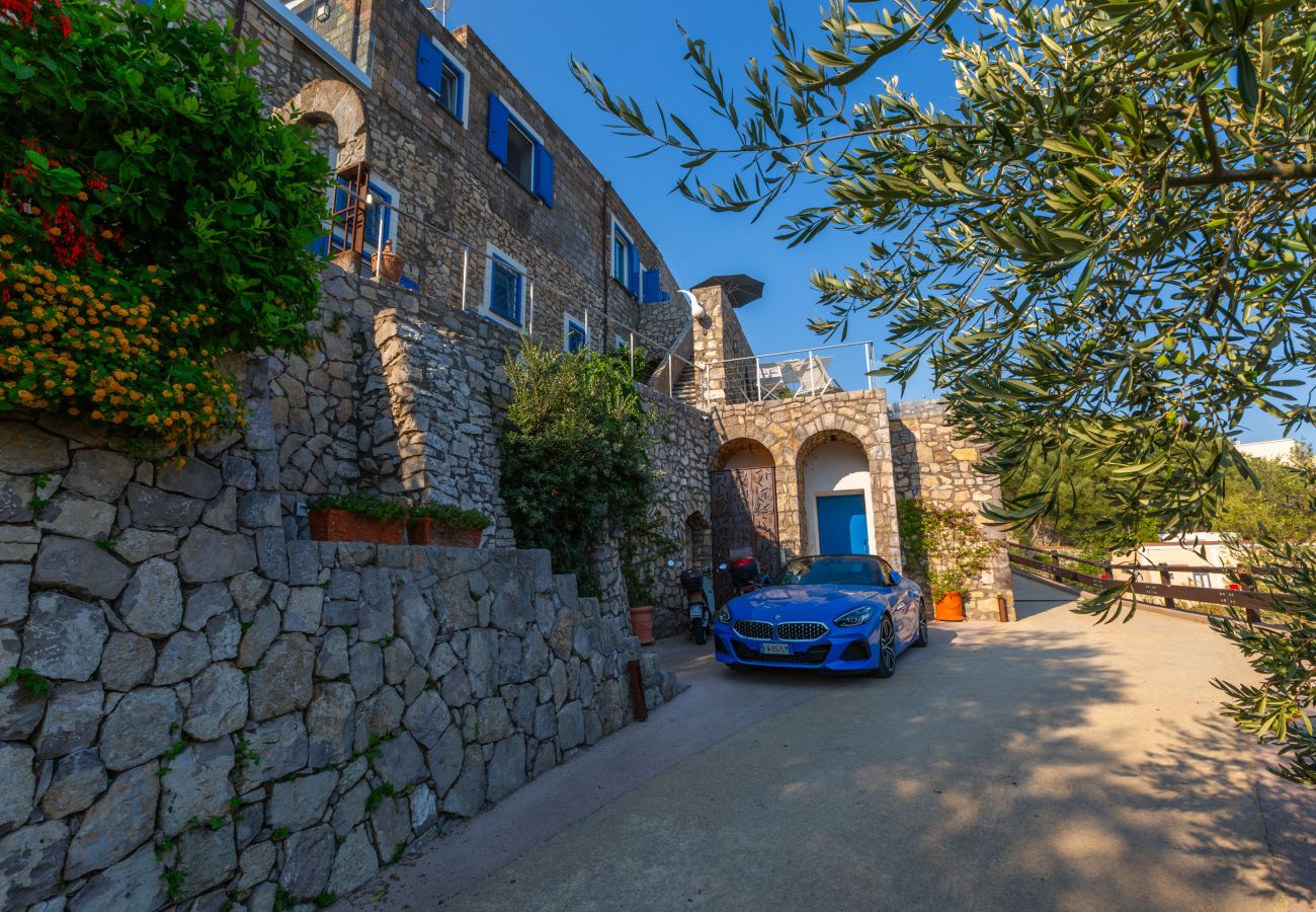 Villa a Seiano - Estate4Home - Villa La Ciuccarella