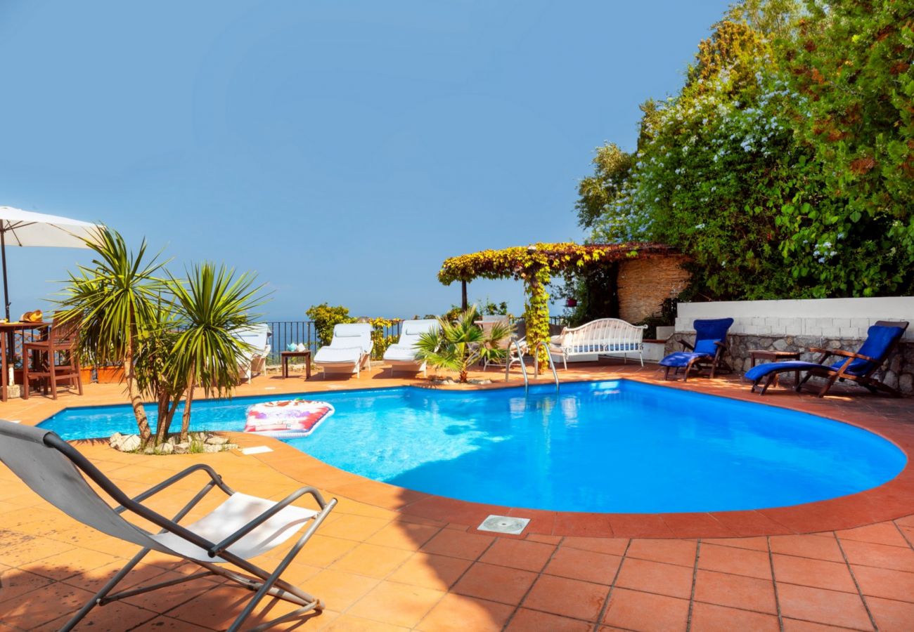 Villa in Massa Lubrense - Estate4home - Villamia