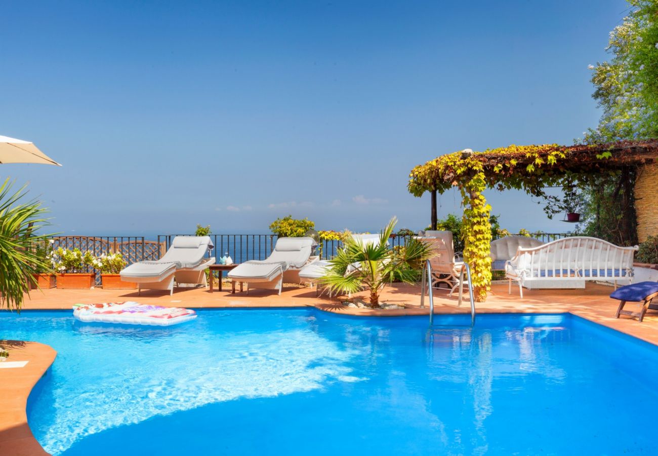 Villa in Massa Lubrense - Estate4home - Villamia