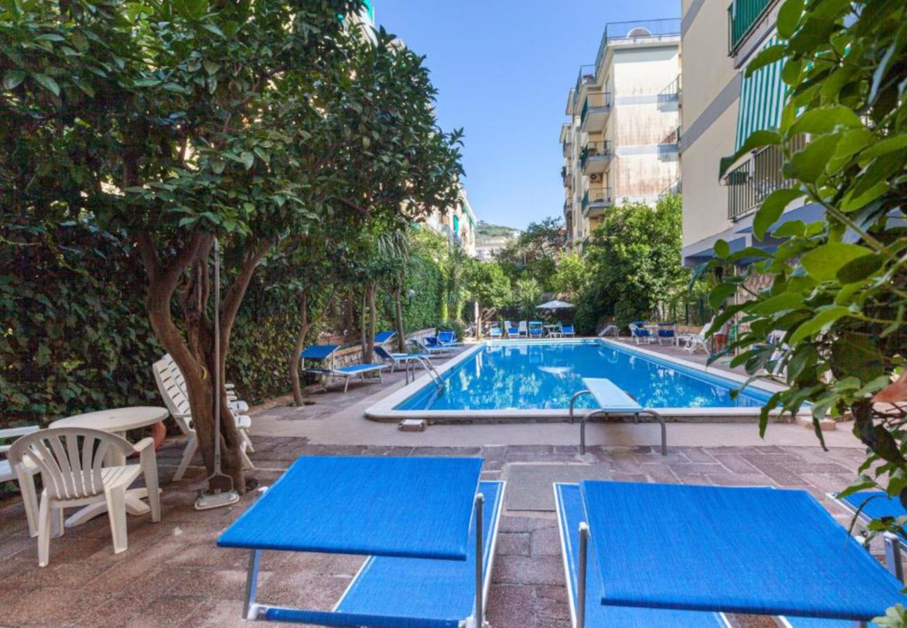 Apartment in Sorrento - La Casa Azzurra con piscina