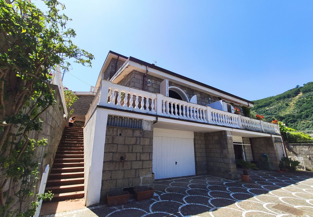 Villa in Sant´Agnello - Estate4home - Villa Nastro Argento