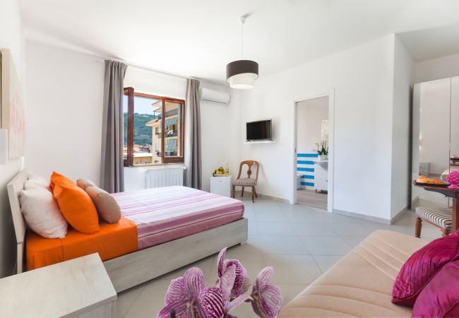 Rent by room in Piano di Sorrento - Sofia flora Room