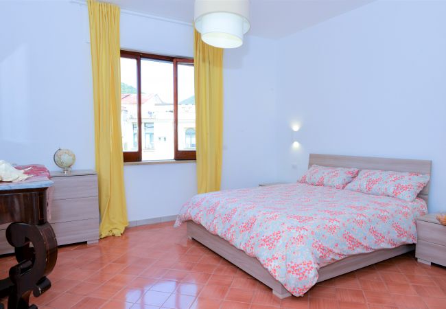 Rent by room in Piano di Sorrento - Sofia flora apt