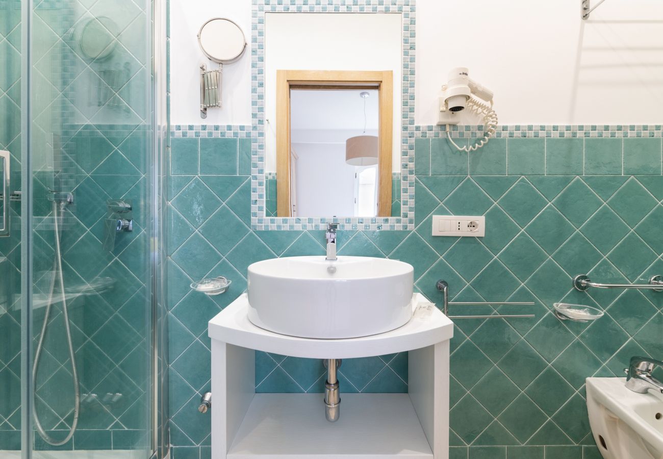 Rent by room in Piano di Sorrento - Villa Francesca - Tulipano