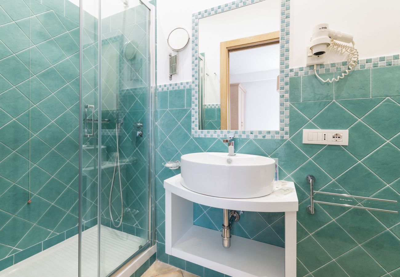 Rent by room in Piano di Sorrento - Villa Francesca - Tulipano