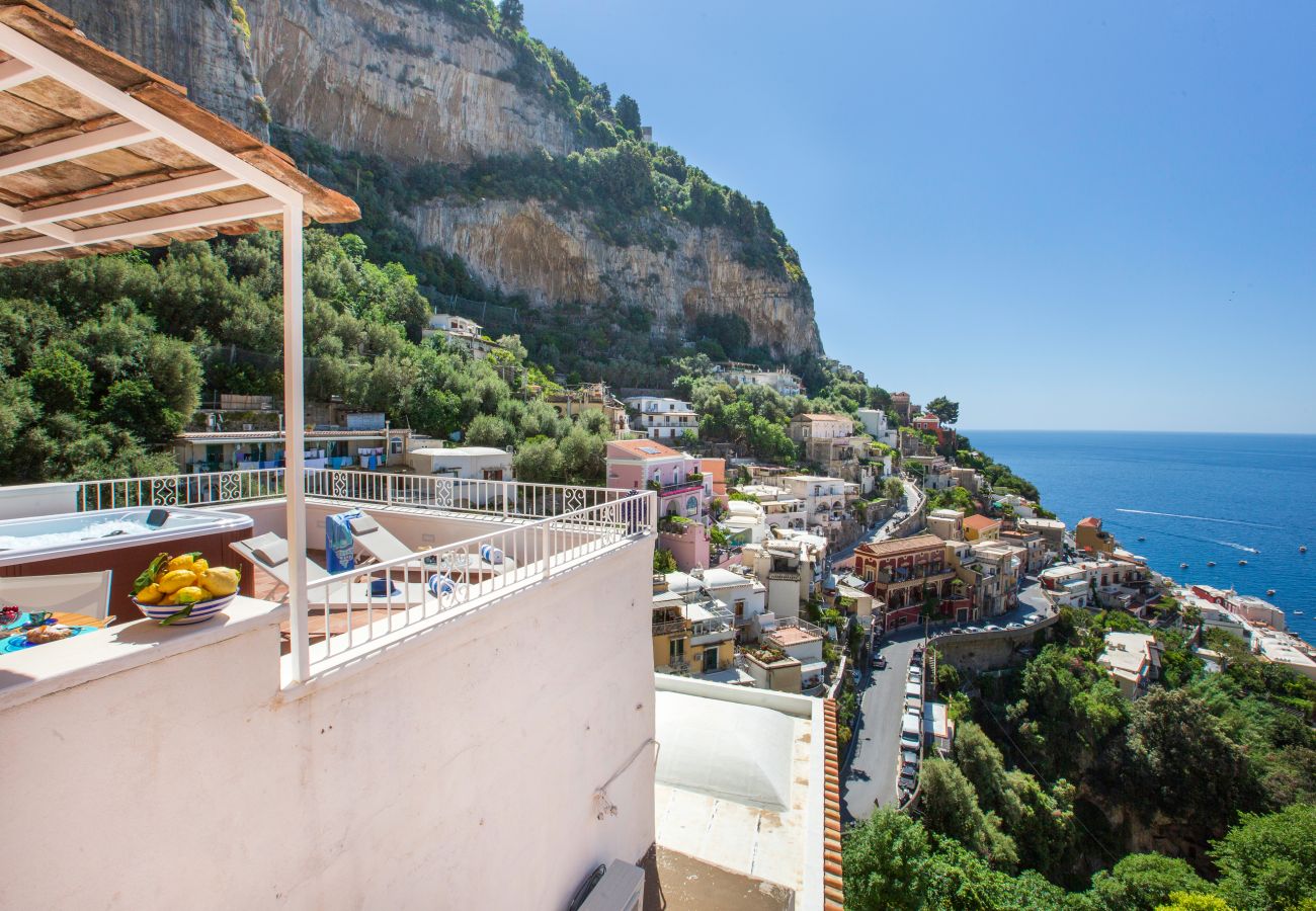 Rent by room in Positano - Estate4home - Medusa Room