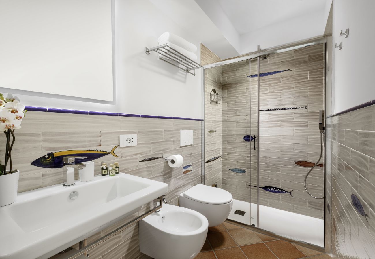 Rent by room in Positano - Estate4home- Medusa room
