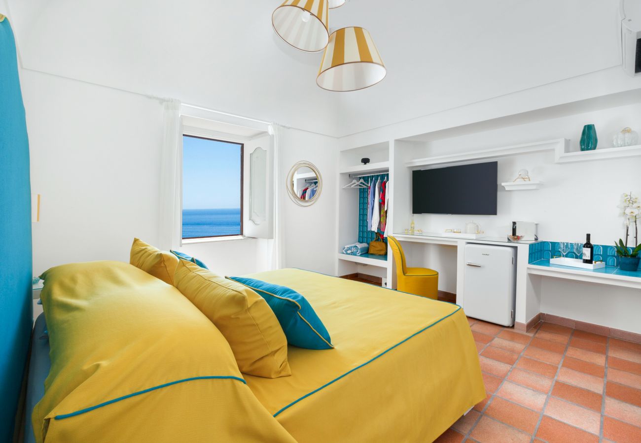 Rent by room in Positano - Estate4home - Medusa Room