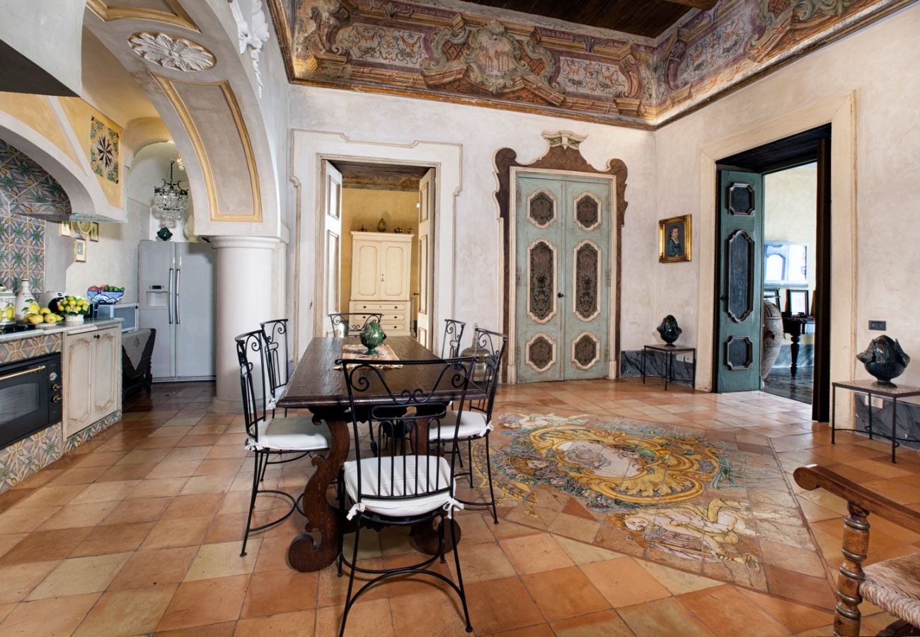 House in Positano - Palazzo Crocione