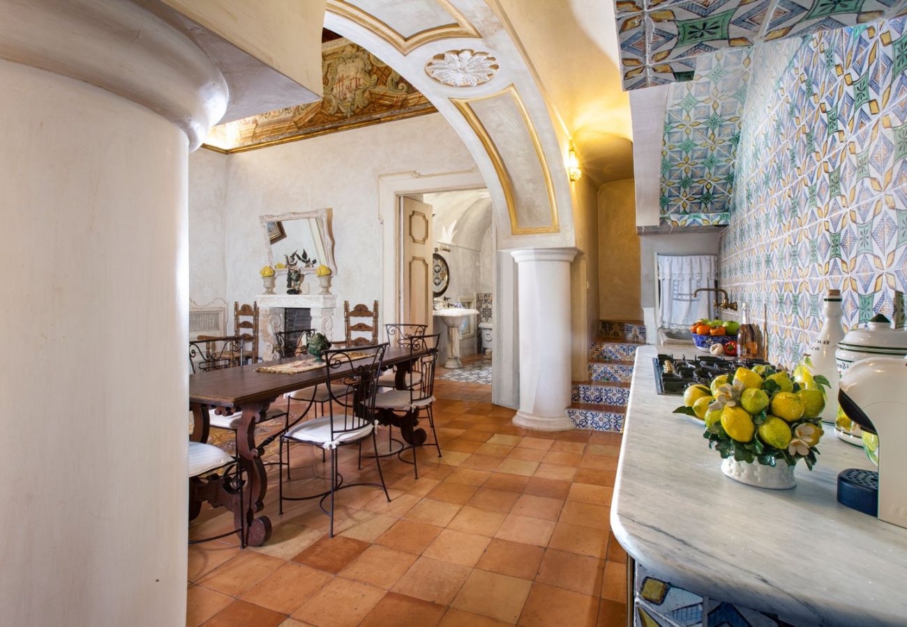 House in Positano - Palazzo Crocione