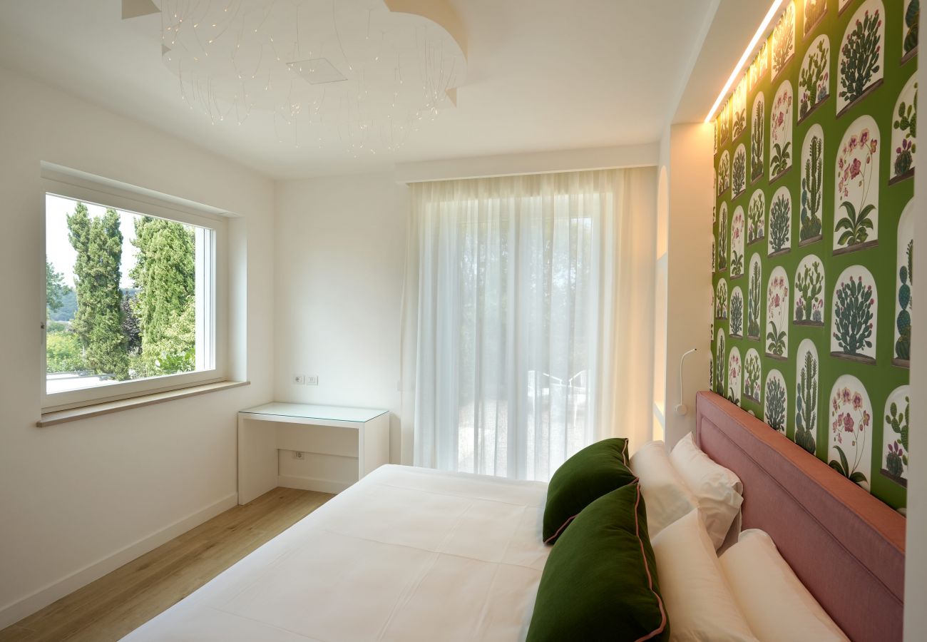 Villa in Sant´Agata sui Due Golfi - Resort Ravenna - La Villa