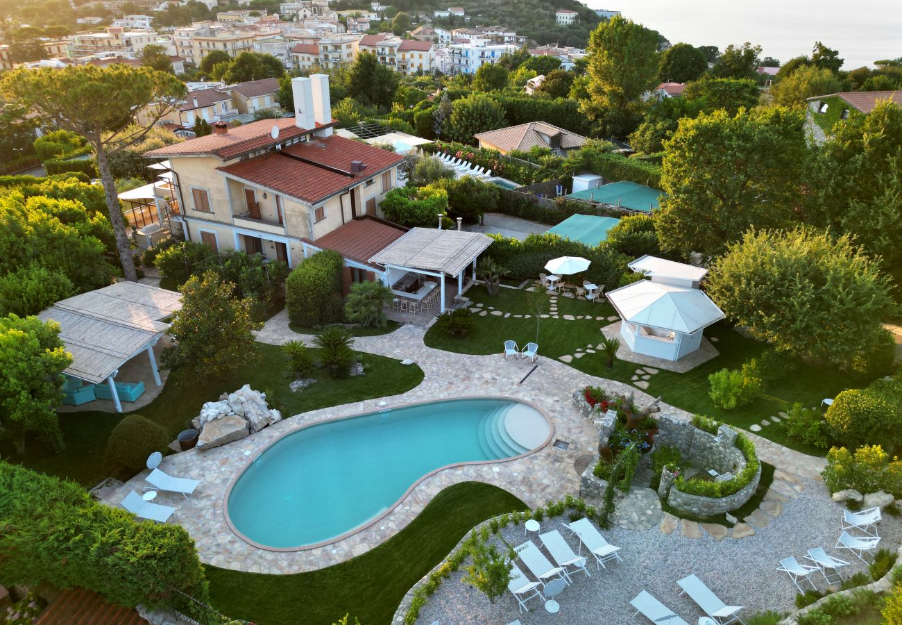 Villa in Sant´Agata sui Due Golfi - Resort Ravenna- La Villa