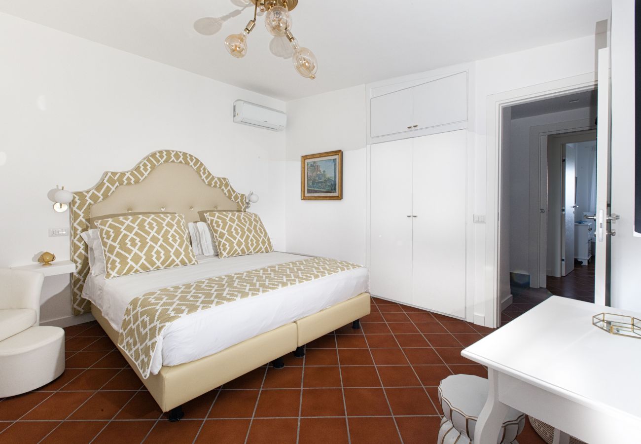 Villa in Sant´Agata sui Due Golfi - Resort Ravenna - Villa Dama