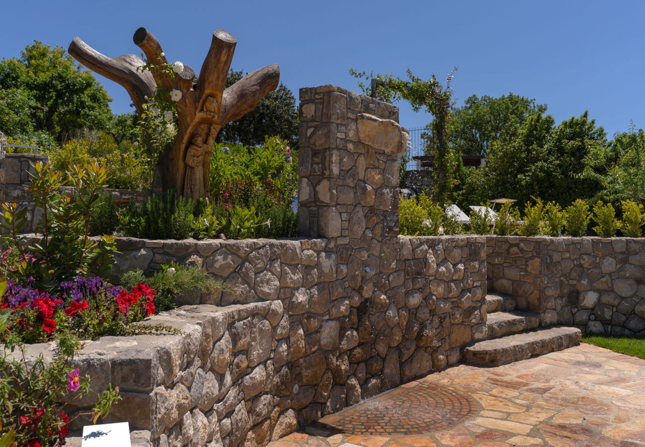 Rent by room in Sant´Agata sui Due Golfi - Resort Ravenna- Lord executive room