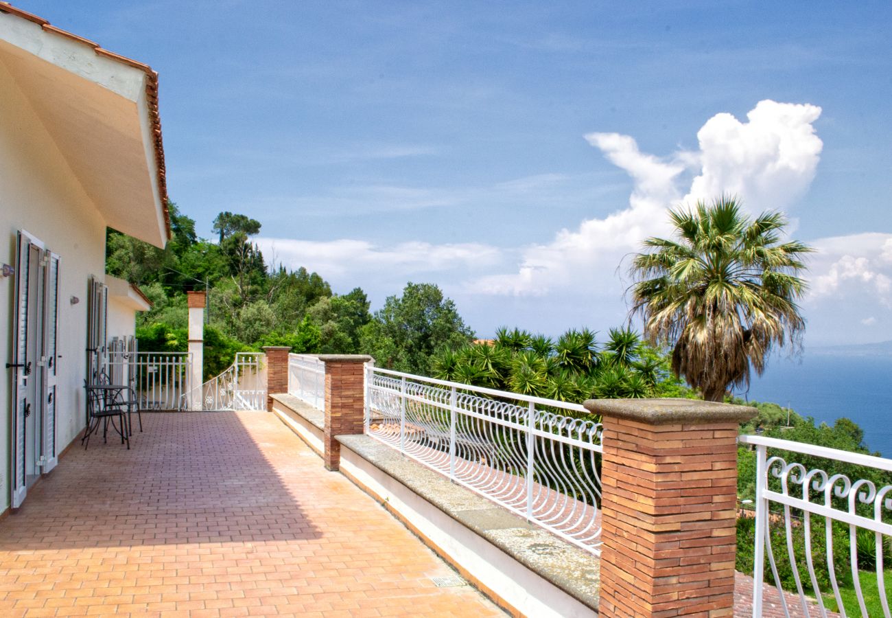 Villa in Sorrento - Estate4home - Villa Giù Giù