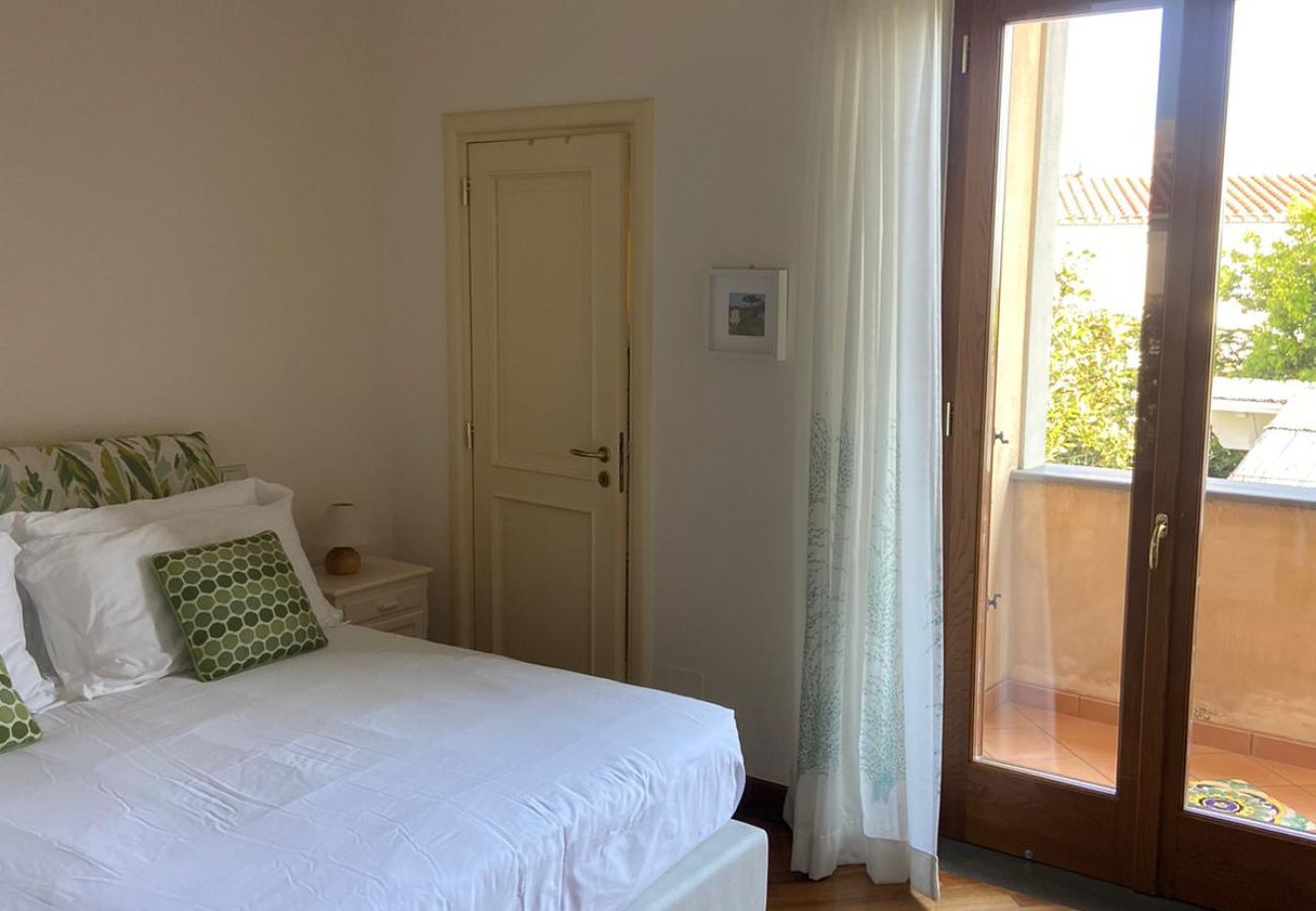 Rent by room in Sant´Agata sui Due Golfi - Resort Ravenna- Lady Room