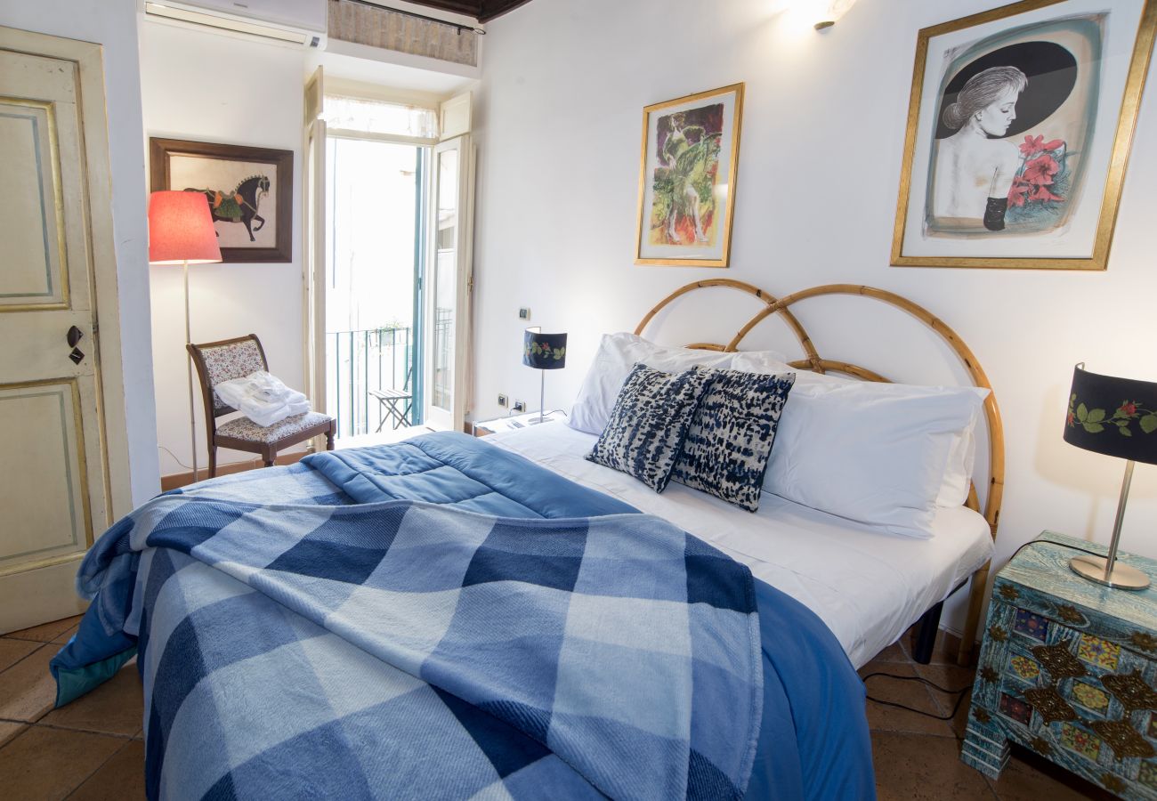 Apartment in Rome - Trevi Fountain Apartment