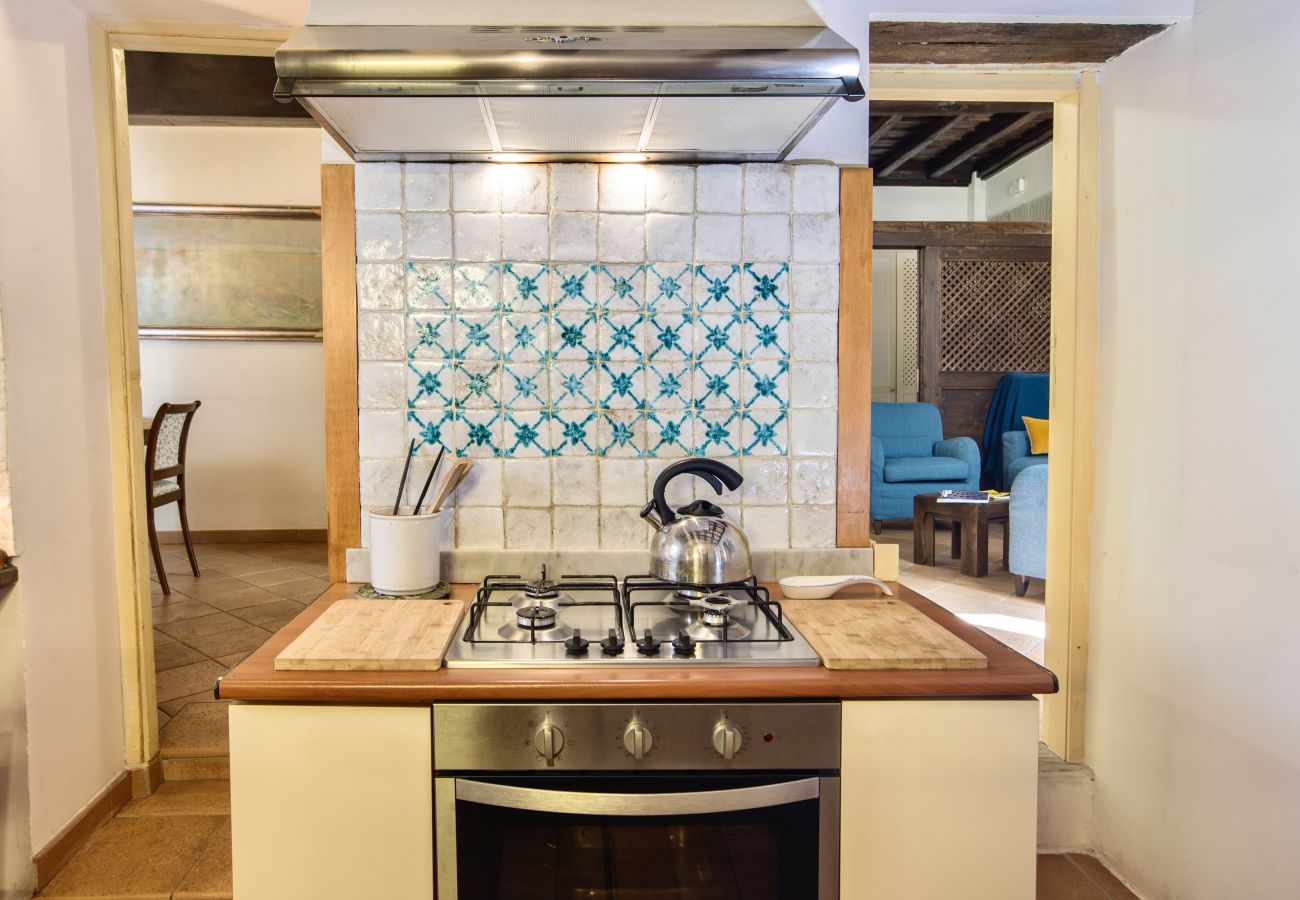 Apartment in Rome - Trevi Fountain Apartment