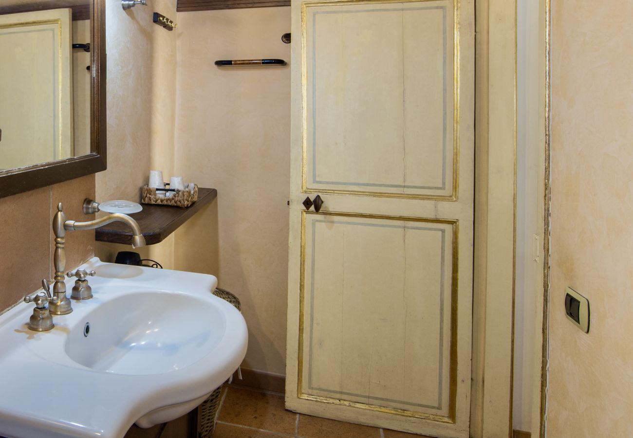 Apartment in Rome - Trevi Fountain Apartment