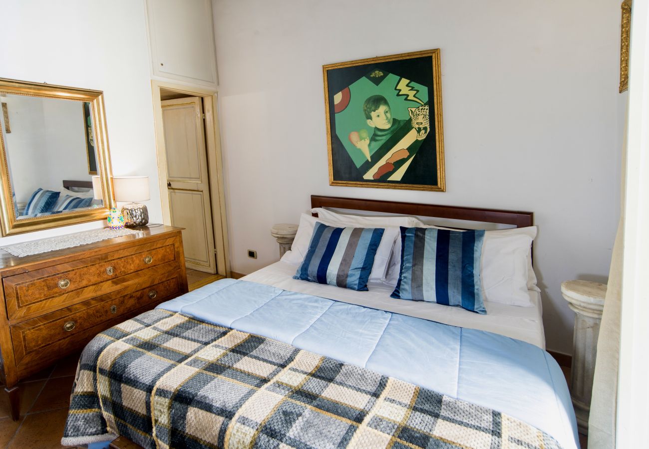 Apartment in Rome - Trevi Fountain Apartment