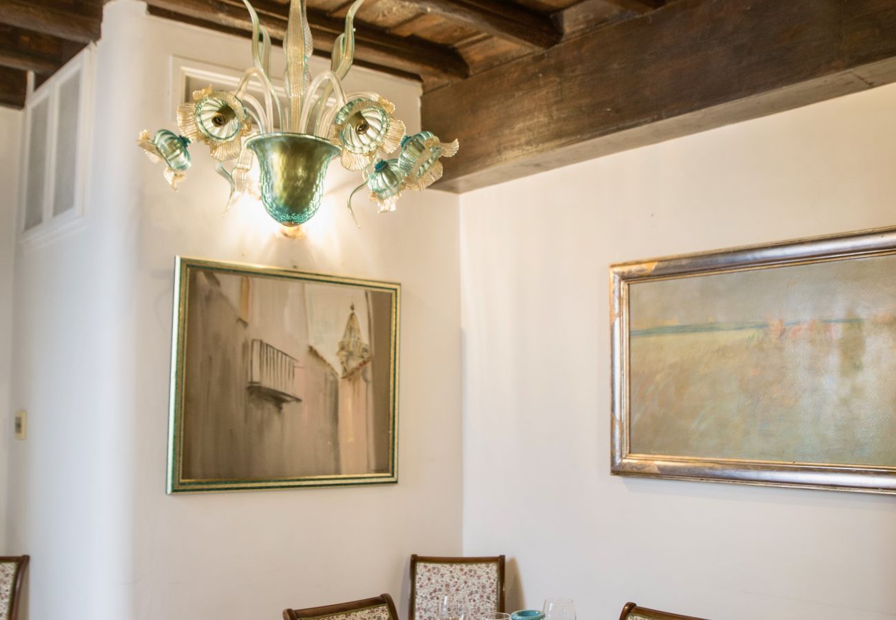 Apartment in Rome - Trevi Fountain Apartment