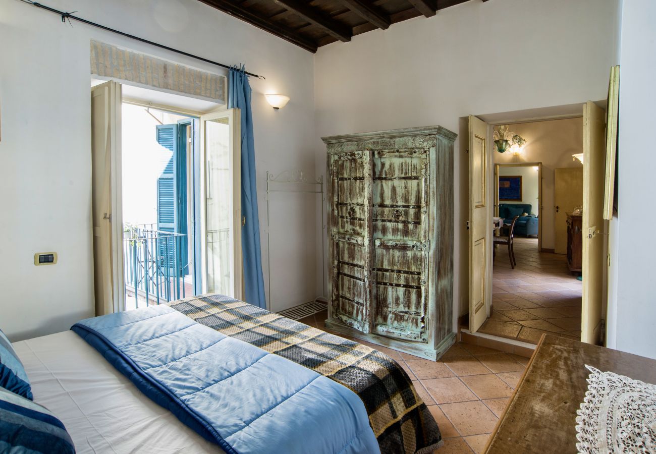 Apartment in Rome - Trevi Fountain Apartment
