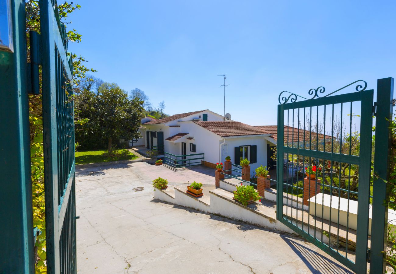 Villa in Massa Lubrense - Estate4home - Villa Corinna