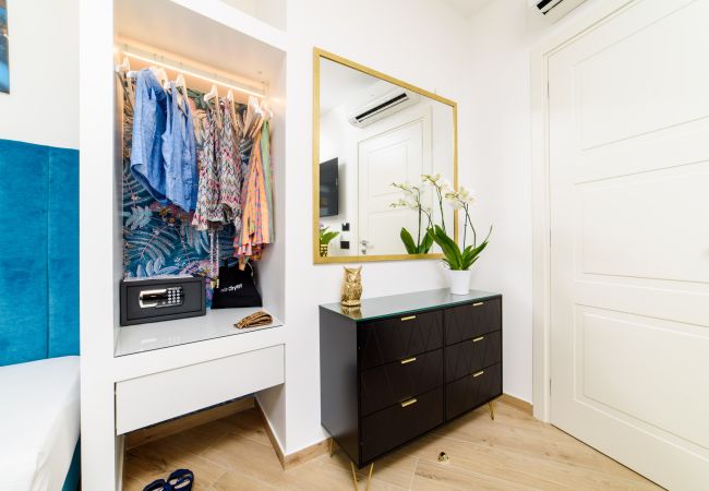 Rent by room in Piano di Sorrento - NicholHouse - Blue butterfly Rent by room in Piano di Sorrento - NicholHouse - Blue butterfly