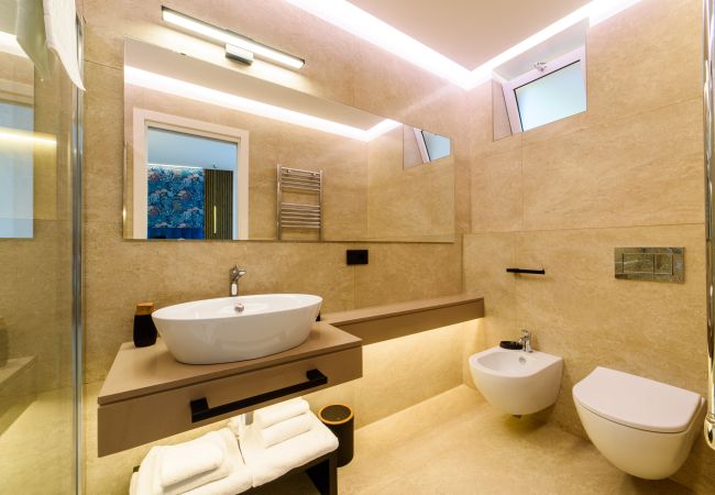 Rent by room in Piano di Sorrento - NicholHouse - Blue butterfly Rent by room in Piano di Sorrento - NicholHouse - Blue butterfly