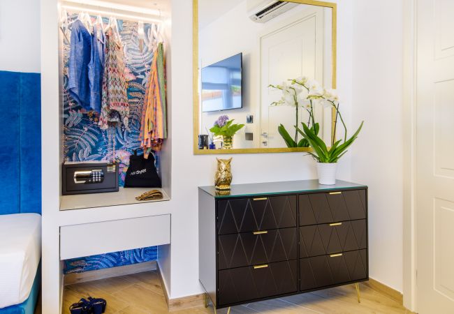 Rent by room in Piano di Sorrento - NicholHouse - Blue butterfly Rent by room in Piano di Sorrento - NicholHouse - Blue butterfly