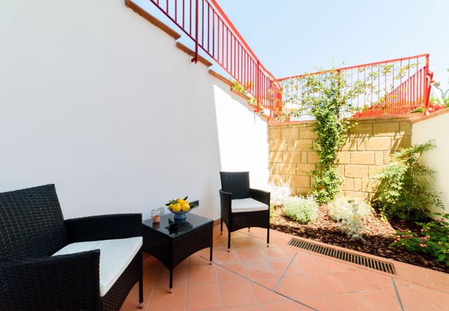 Rent by room in Piano di Sorrento - NicholHouse - Blue butterfly Rent by room in Piano di Sorrento - NicholHouse - Blue butterfly