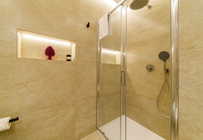 Rent by room in Piano di Sorrento - NicholHouse - Pink Flamingo Rent by room in Piano di Sorrento - NicholHouse - Pink Flamingo