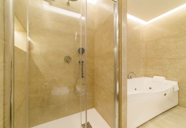 Rent by room in Piano di Sorrento - NicholHouse - Pink Flamingo Rent by room in Piano di Sorrento - NicholHouse - Pink Flamingo